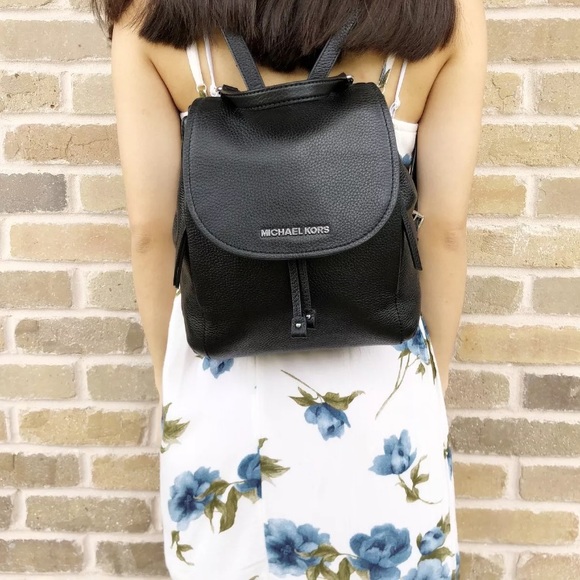 michael kors riley backpack medium